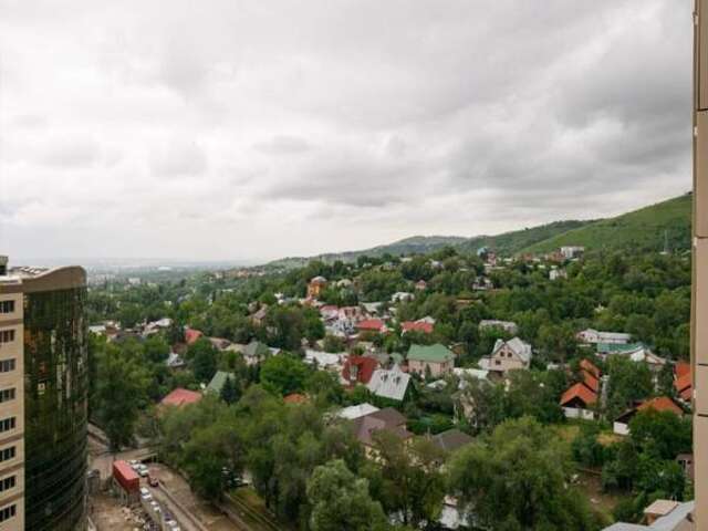 Апартаменты Uiutnaia 2-komn. kvartira pr-kt Dostyk 162 Алматы-6